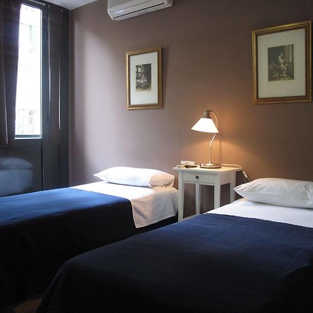 Hostal Lk Barcelona Exterior photo