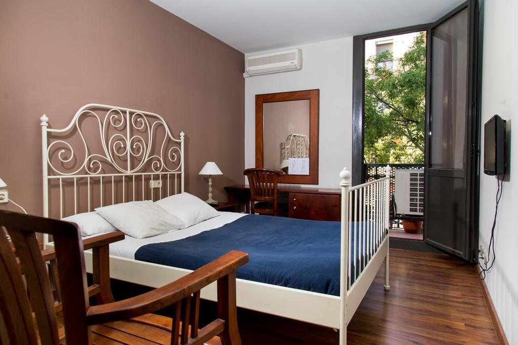 Hostal Lk Barcelona Exterior photo